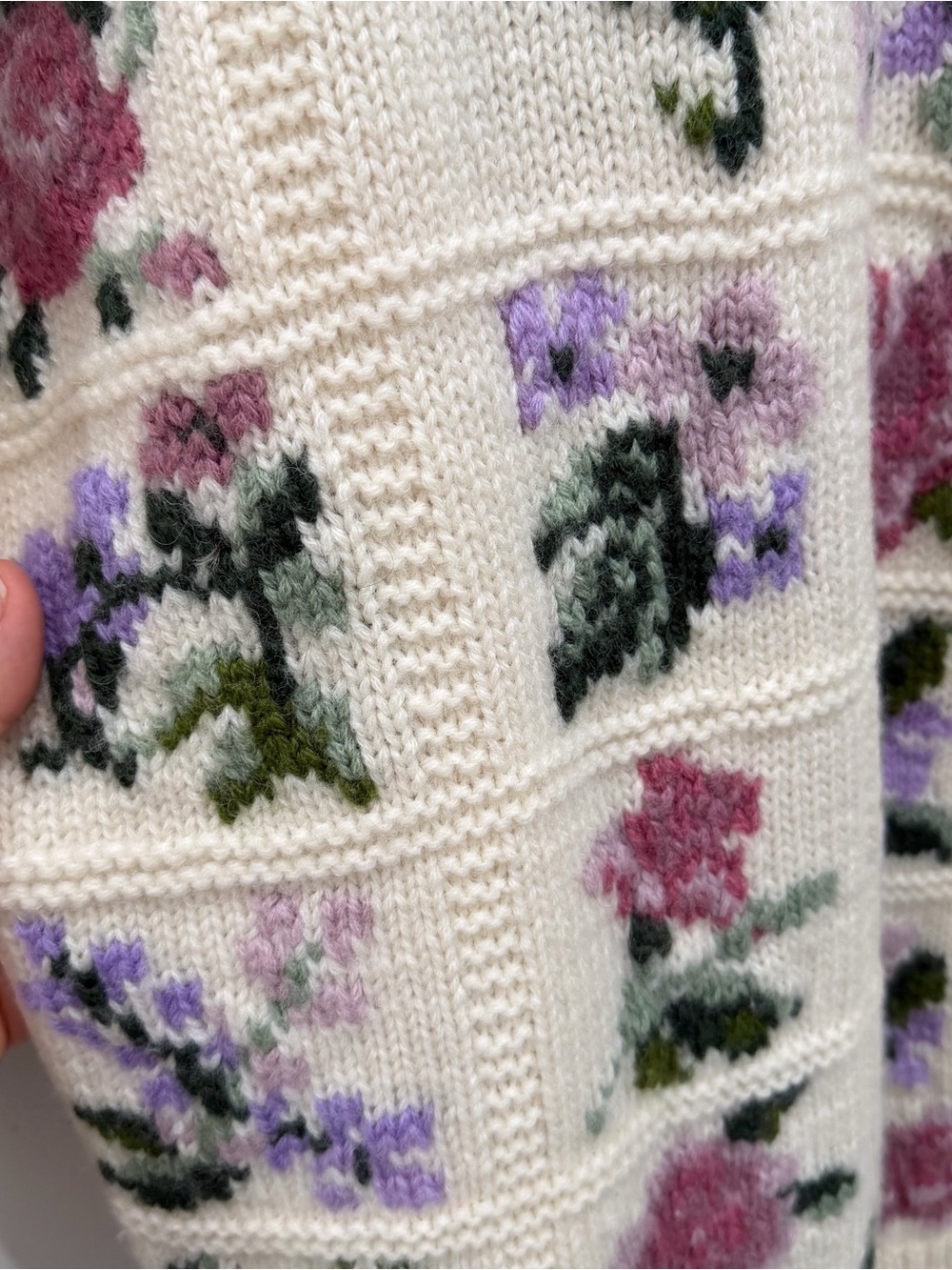 Vintage Talbots Chunky Knit Flower Embroidered Sweater 100% Wool Small Oversized - Picture 8 of 8